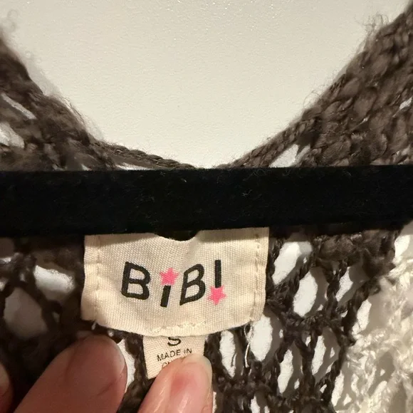 BiBi Women's V-Neck Sweater in Orange, Brown, and Cream - Picture 4 of 6